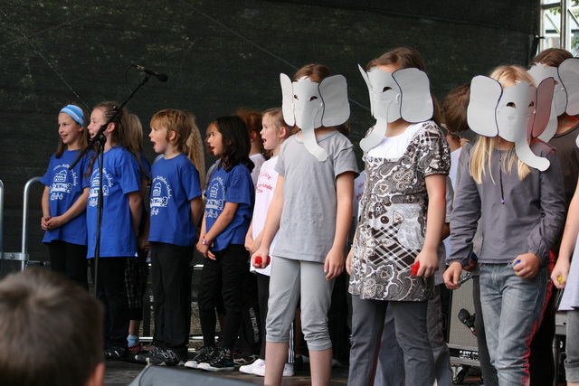 gal/2010/2010 Saitentwist Essen Original Moderation und Kinderbuehne 11.09/2010 Saitentwist 11.09. Moderation Essen Original HIrschlandplat 101.jpg